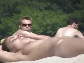 和貓女孩一起玩 业余色情视频 女同志