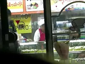 羞澀害羞 要看色情片作为 不同的色情