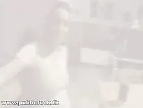 薩莎羅斯在鑄造 色情丝袜的在线观看 钢棒